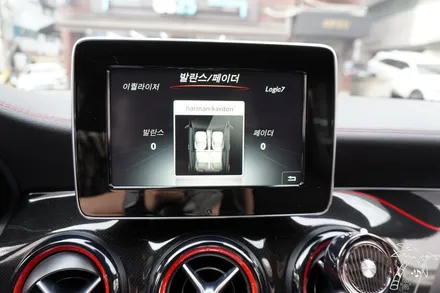 벤츠 GLA 카오디오 튜닝 KC 인증 안드로이드 올인원과 스피커 설치 합리적인 가격 편의성&사운드 업그레이드로 인기 많습니다