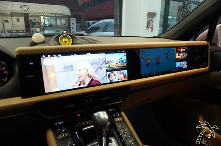 포르쉐 듀얼 모니터 안드로이드올인원과 3D 어라운드뷰 설치
