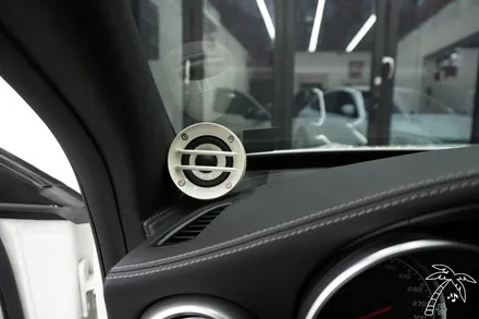 벤츠 C63 amg 카오디오 튜닝 터치 무선으로 안드로이드오토 애플카플레이 사용에 스피커 DSP amp 설치 합리적인 사운드 업그레이드 방법 안내