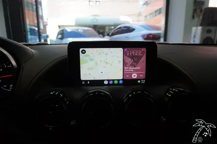 벤츠 AMG GT 안드로이드오토 설치와 터빈형 송풍구 엠비언트 풋등시공 완료