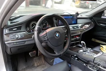 BMW 7시리즈 12.3인치 안드로이드 올인원 설치 자동차 모니터로 4G 인터넷 사용하기