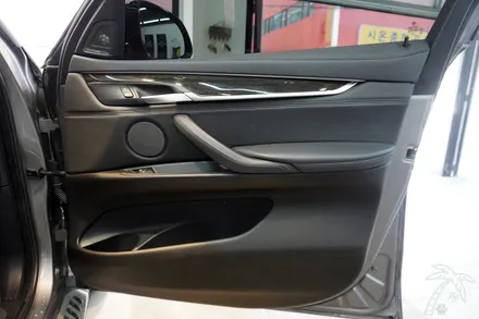 BMW X6 15in 안드로이드 올인원 최상급 스팩과 포칼 스피커 튜닝 전자식 계기판 설치로 G바디 만들기