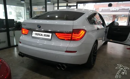 BMW 5GT 순정 디자인 안드로이드 올인원 튜닝으로 중고차 새차 만들기
