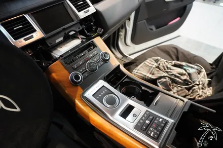 L320 안드로이드오토 설치 애플카플레이를 무선 터치로 사용하면서 오리지날 시스템 그대로 놔둘 수 있습니다 올인원보다 2배 이상 합리적인 가격에 작업돼요