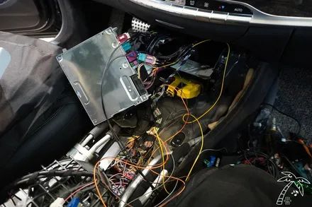 벤츠 S클래스 카오디오 튜닝 M2C 200A 플러스 고화질 안드로이드 내비게이션 설치와 뒷자석 모니터 연동하기 feat 스피커 설치 비위드 추천과 그 이유