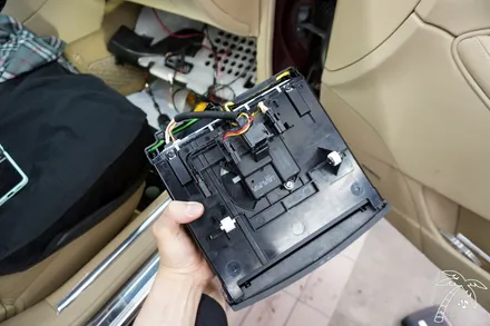 벤츠 W219 카오디오 튜닝 CLS550 고성능 세단 10.25in 안드로이드 올인원과 고화질 후방카메라 설치