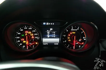 벤츠 GLA 45 AMG 안드로이드 올인원 모니터 설치로 Tmap 유튜브 넷플릭스 보기