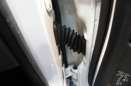 벤츠 W212 어라운드뷰 설치는 안전 운행에서 필수입니다! 자녀와 차를 공유하신다면 안드로이드 올인원과 3D 서라운드뷰 장착하세요