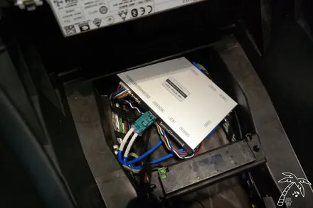 벤츠 2020 GLC 10.25인치 와이드 순정 모니터에 국산 M2C200a 안드로이드 설치하기