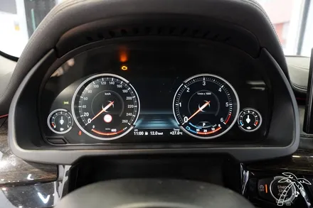 BMW X6 15in 안드로이드 올인원 최상급 스팩과 포칼 스피커 튜닝 전자식 계기판 설치로 G바디 만들기