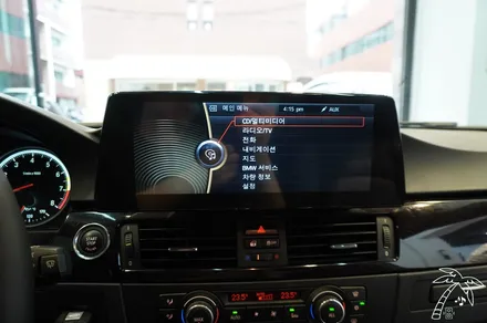 BMW E93 328i 컨버터블 카오디오 튜닝 안드로이드 올인원 블랙박스 후방카메라 스피커 설치로 한번에 작업하고 할인도 받으세요:D