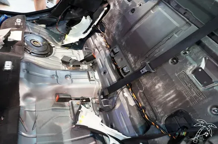 BMW F01 7시리즈 크래파스 냄새 제거와 안드로이드 올인원 BSA 후측방 경보기 설치 등 중고차 구매 시 꼭 필요한 튜닝만 하세요 정답입니다