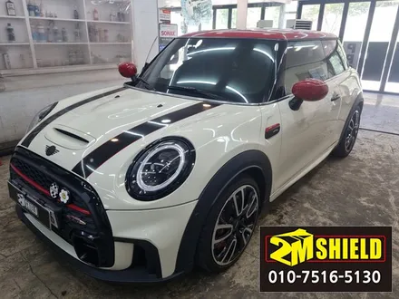 BMW 미니 쿠퍼 JCW 루프스킨으로 두껑 색깔바꾸기 랩핑 / 부산 사상구