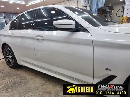 BMW 5시리즈 G30 윈도우 몰딩 휀더 가니쉬 크롬죽이기 랩핑 / 부산 사상구