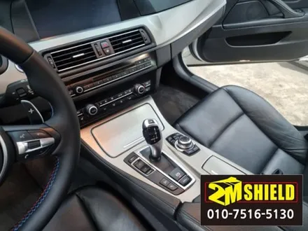 BMW 5시리즈 F바디 실내랩핑 브러쉬드 티타늄 / 부산 사상구
