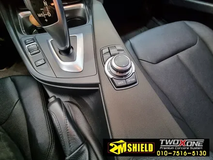 bmw 3시리즈 실내랩핑 메트릭스블랙 순정인듯 / 부산 사상구