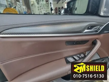 BMW 5시리즈 실내랩핑 부착물 제거후 카본 랩핑 / 부산 사상구