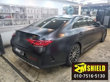 화이트에서 사틴블랙으로 전체 랩핑한 벤츠 cls / 부산 사상구