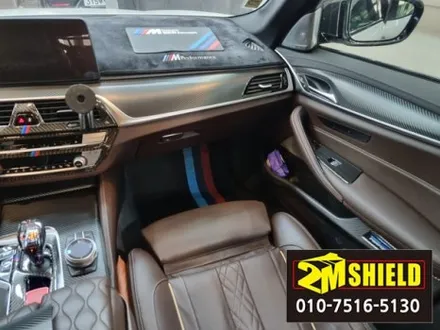 BMW 5시리즈 실내랩핑 부착물 제거후 카본 랩핑 / 부산 사상구