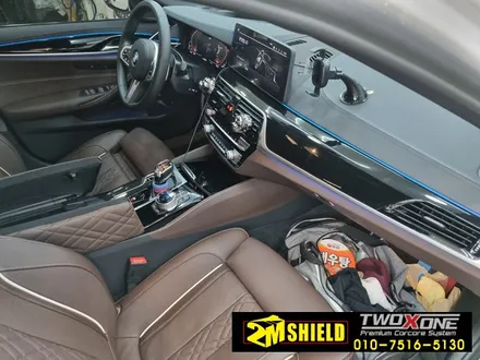 부산 실내 랩핑 BMW 5시리즈 블랙하이그로시 / 부산 사상구