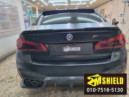 BMW 5시리즈 전체 랩핑 작업 사틴블랙 자동차 랩핑 / 부산 사상구
