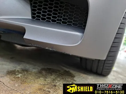 전체 랩핑한 BMW M5 손상된 범퍼 하단 부분 랩핑 / 부산 사상구