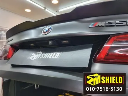 BMW 5시리즈 전체 랩핑 작업 사틴블랙 자동차 랩핑 / 부산 사상구