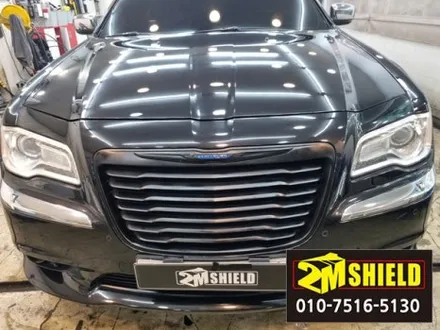 자동차 전체 랩핑된 크라이스러 300c 랩핑제거 / 부산 사상구