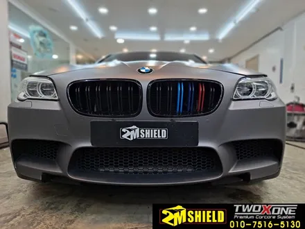 전체 랩핑한 BMW M5 손상된 범퍼 하단 부분 랩핑 / 부산 사상구
