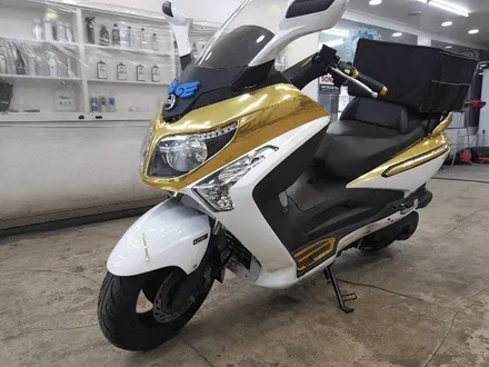 부산 오토바이 랩핑 보이저 GTS 125i EVO 크롬 골드 랩핑시공 / 부산 사상구