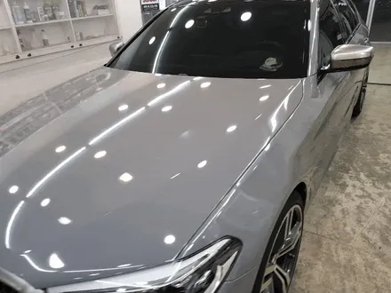 BMW M550D 전체 랩핑 락그레이로 변신 / 부산 사상구