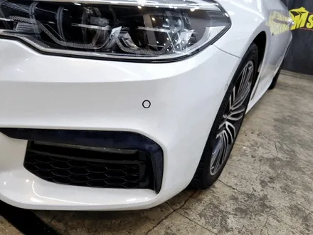 BMW 5시리즈 자동차 전체 랩핑 3m 화이트 골드 스파클 / 부산 사상구