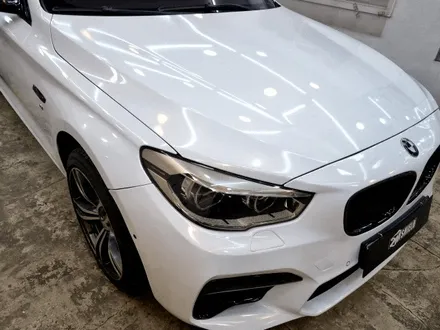 부산전체랩핑 BMW 5GT 블랙에서 화이트 자동차 컬러로 바꾸기 / 부산 사상구