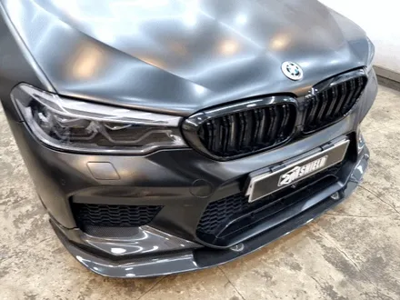 BMW 5시리즈 전체 랩핑 작업 사틴블랙 자동차 랩핑 / 부산 사상구