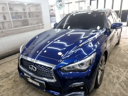 인피니티 Q50s 루프스킨 크롬죽이기 스포일러 부착 / 부산 사상구