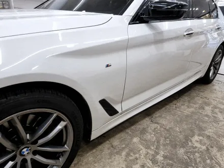 BMW 520D 5시리즈 루프스킨 크롬죽이기 랩핑 작업 / 부산 사상구