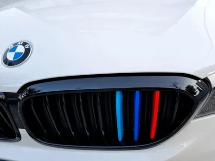 BMW 520D 5시리즈 루프스킨 크롬죽이기 랩핑 작업 / 부산 사상구