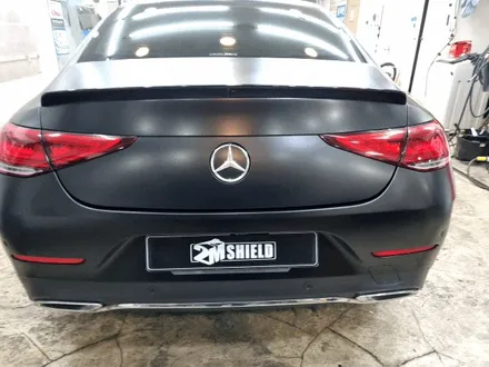 화이트에서 사틴블랙으로 전체 랩핑한 벤츠 cls / 부산 사상구
