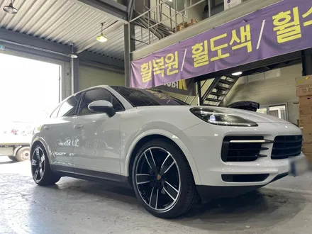 상처 많은 포르쉐 카이엔 22인치 휠, 교체 비용이 부담스럽다면 대구 휠복원하세요! / 대구 달서구