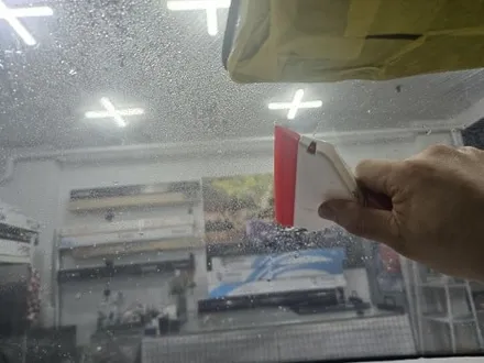 테슬라Y 전면 틴팅시공 군포 테슬라 썬팅 추천샵