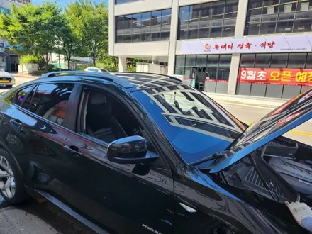 안양 군포 Bmw x6 전면유리 파손 교체후 썬팅 시공했어요!