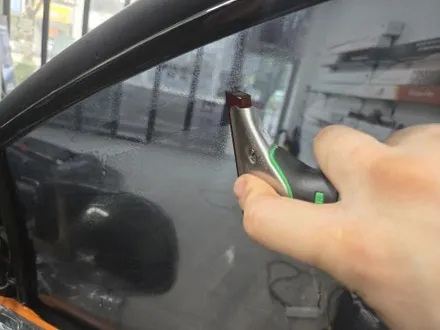 군포 올뉴카니발 하이리무진 전면유리교체 반사 썬팅 재시공 패키지