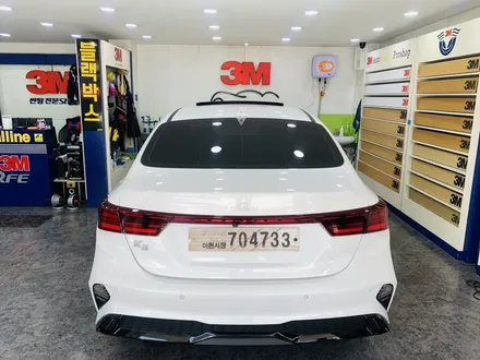 올 뉴 K3  CM 등급으로 윈도 틴팅과 블랙박스 아이나비 QXD5000 설치 [3M썬팅 중랑구 상봉점] / 서울 중랑구 상봉동