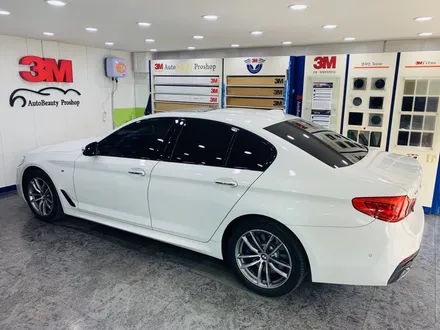 BMW 뉴5시리즈 G30 530i 전면 3M크리스탈라인 CR40% 틴팅 시공과 유리발수코팅 유리막 코팅 시공 [3M썬팅 중랑구 상봉점] / 서울 중랑구 상봉동
