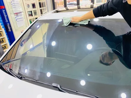 BMW 뉴5시리즈 G30 530i 전면 3M크리스탈라인 CR40% 틴팅 시공과 유리발수코팅 유리막 코팅 시공 [3M썬팅 중랑구 상봉점] / 서울 중랑구 상봉동