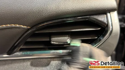 군포 송정지구 쉐보레 트래버스 부분 클리닝 및 디테일링 세차 / 경기 군포