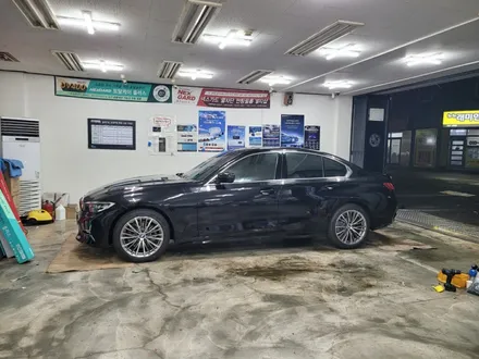 2020년형 BMW 3시리즈 320d 솔라가드 프리미엄 퀀텀