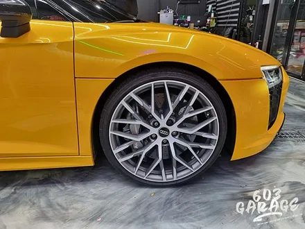 아우디R8 v10 스파이더 전체랩핑 안성랩핑샵에서 고광택랩핑으로 색상을 바꿔보자! / 안성시 금석동