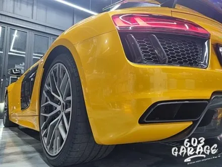 아우디R8 v10 스파이더 전체랩핑 안성랩핑샵에서 고광택랩핑으로 색상을 바꿔보자! / 안성시 금석동