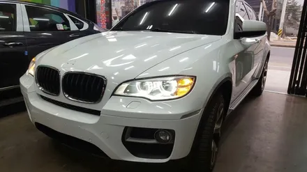 안양 위너카[BMW X6] 전체랩핑 에이버리 화이트 루프스킨 블랙유광 블랙&화이트 카스킨 / 안성시 금석동